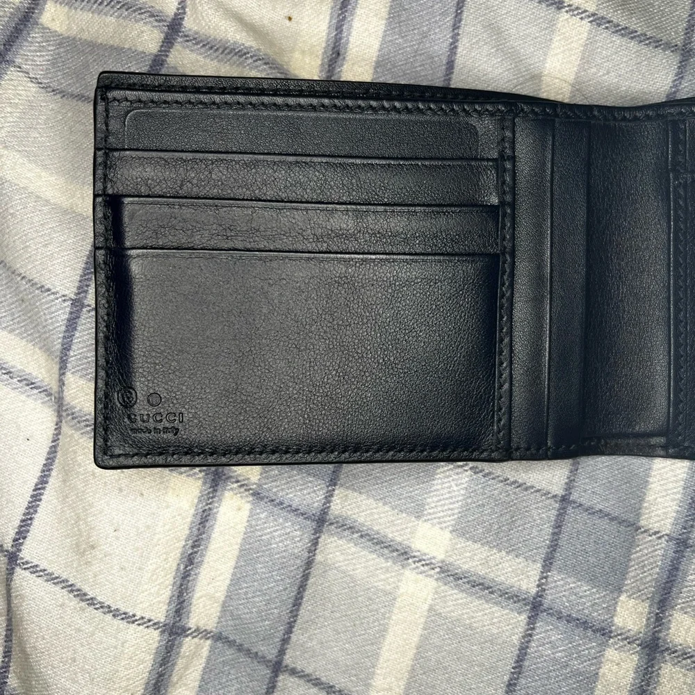 Navy Blue Guccissma wallet - Picture 2 of 4